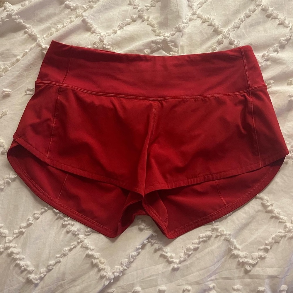 red lulu shorts